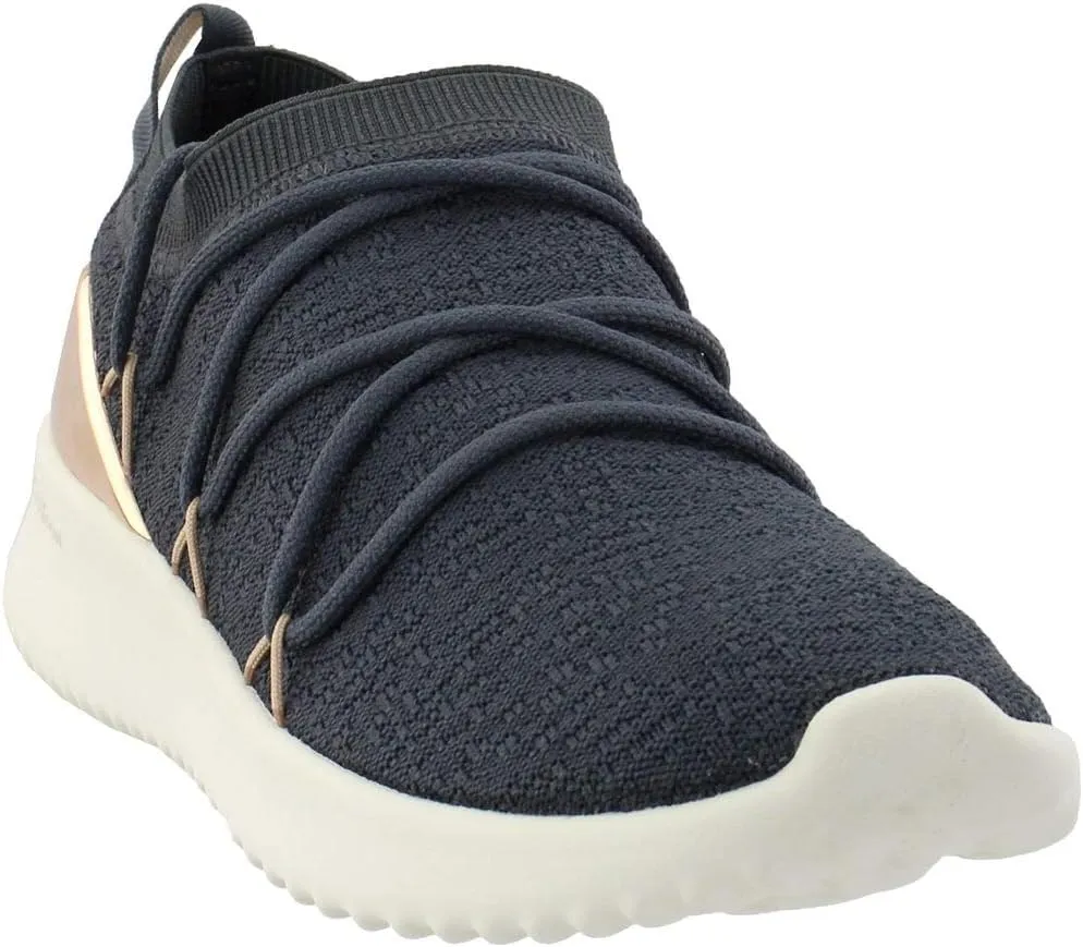 adidas Women's Ultimamotion Running Shoe