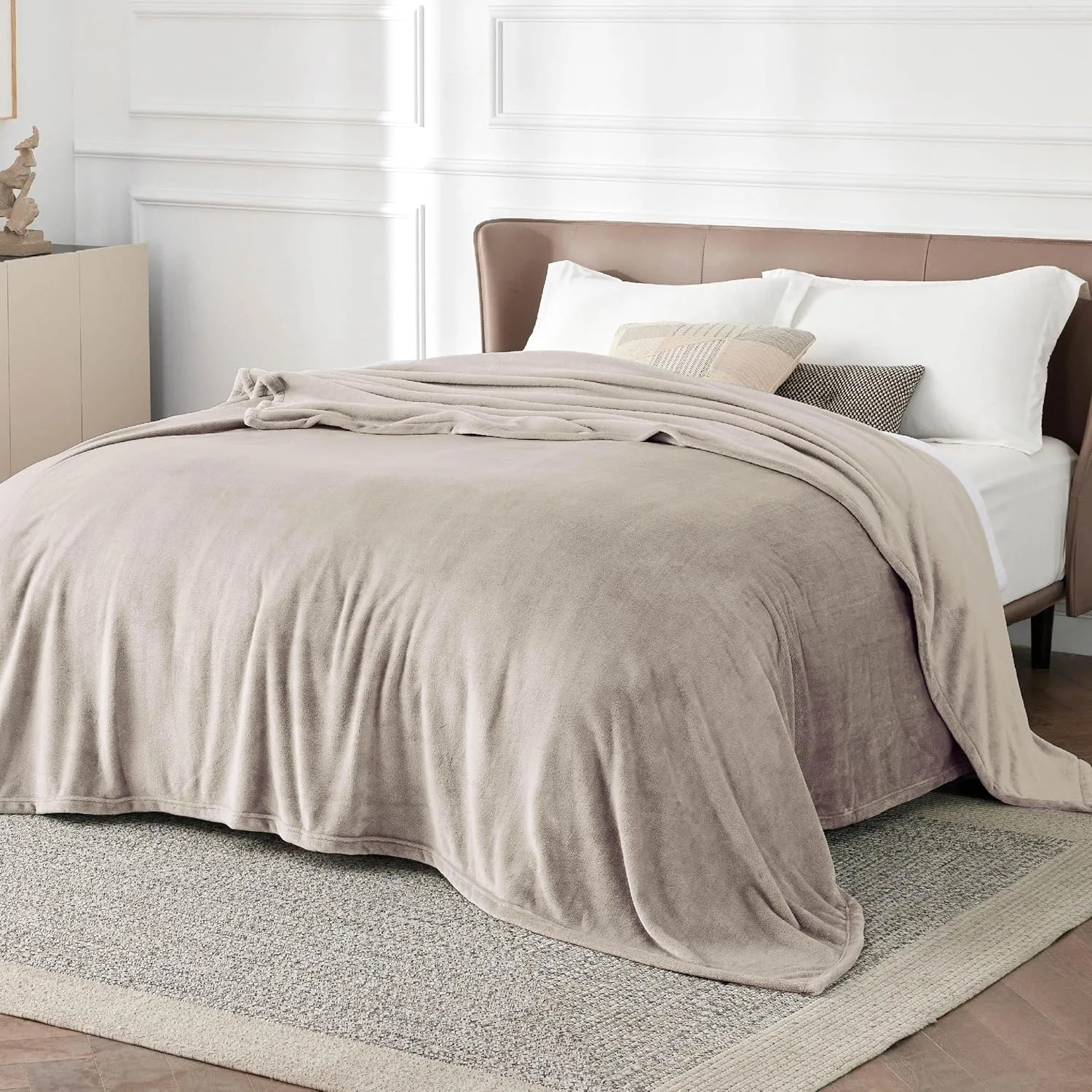 Bedsure Fleece King Size Blankets for Bed Oxford Tan - Soft Lightweight Plush Cozy Fuzzy Luxury Microfiber, 108x90 inches