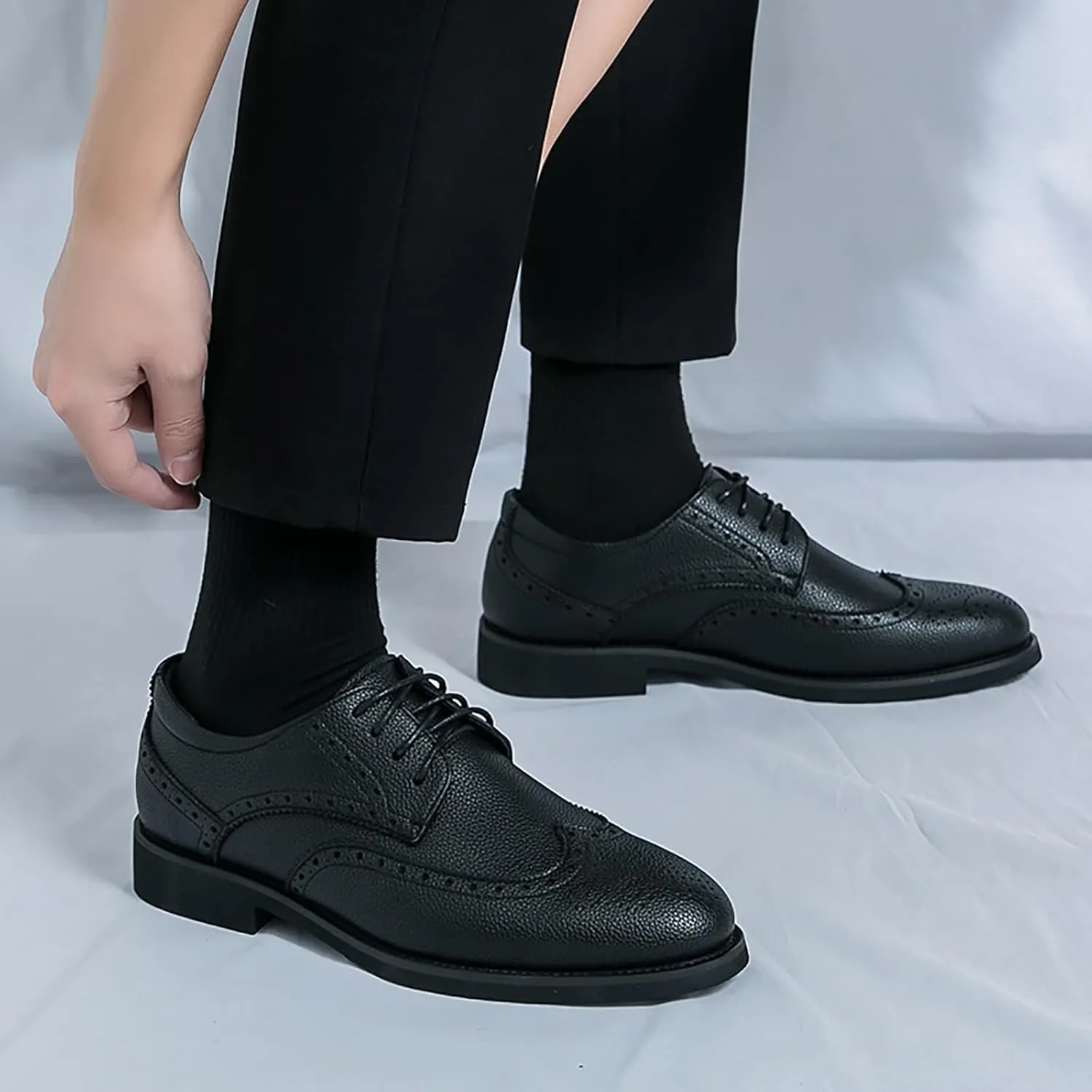 Men's Leather Round Toe Wingtip Business Brogue Oxford Shoes Lace Up Retro Fashion Derby Shoes Comfortable Soft Office Prom Evening Wedding Shoes
