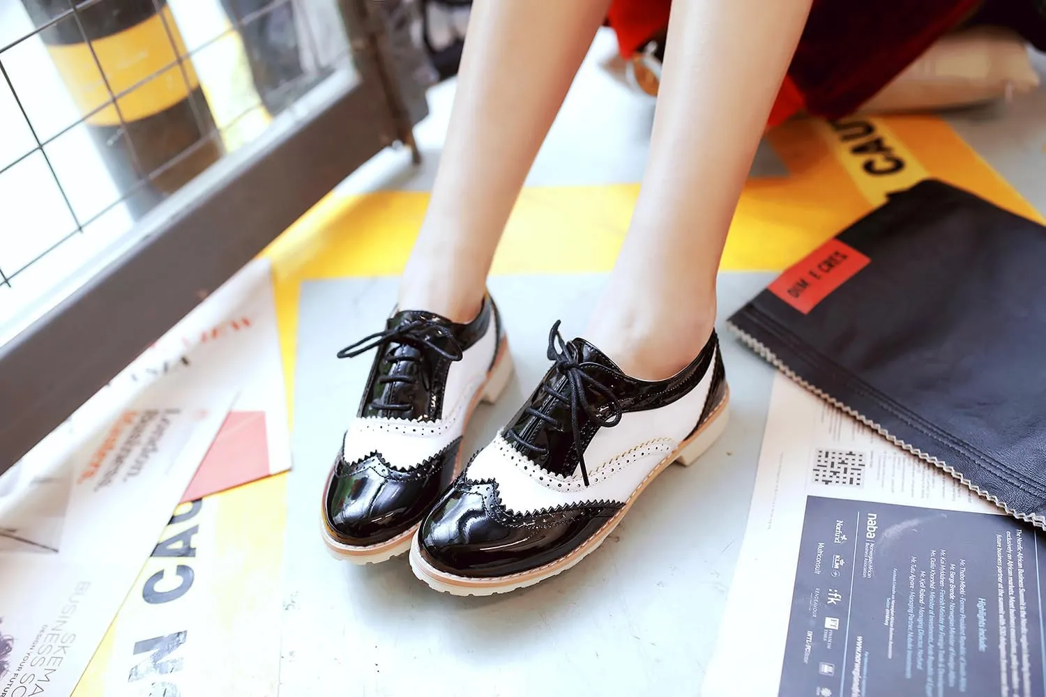 Women's Stylish Lace-Up Wingtip Oxfords - Brogue Derby Walking Shoes for Ladies