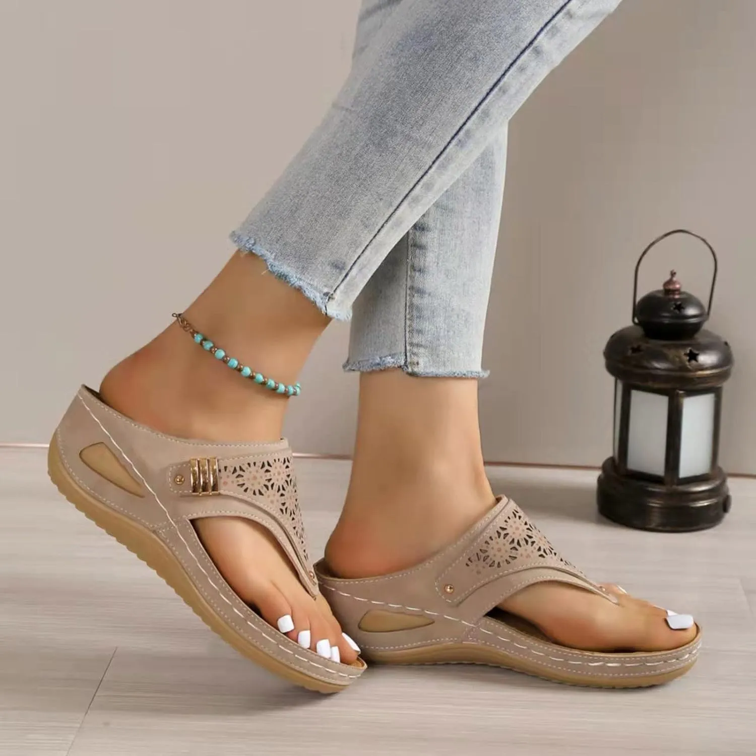 Work Sandals for Women 2025 Solid Color Leather Hollowed Out Carved Slippers Toe Clip Thick Sole Sandal for Ladies