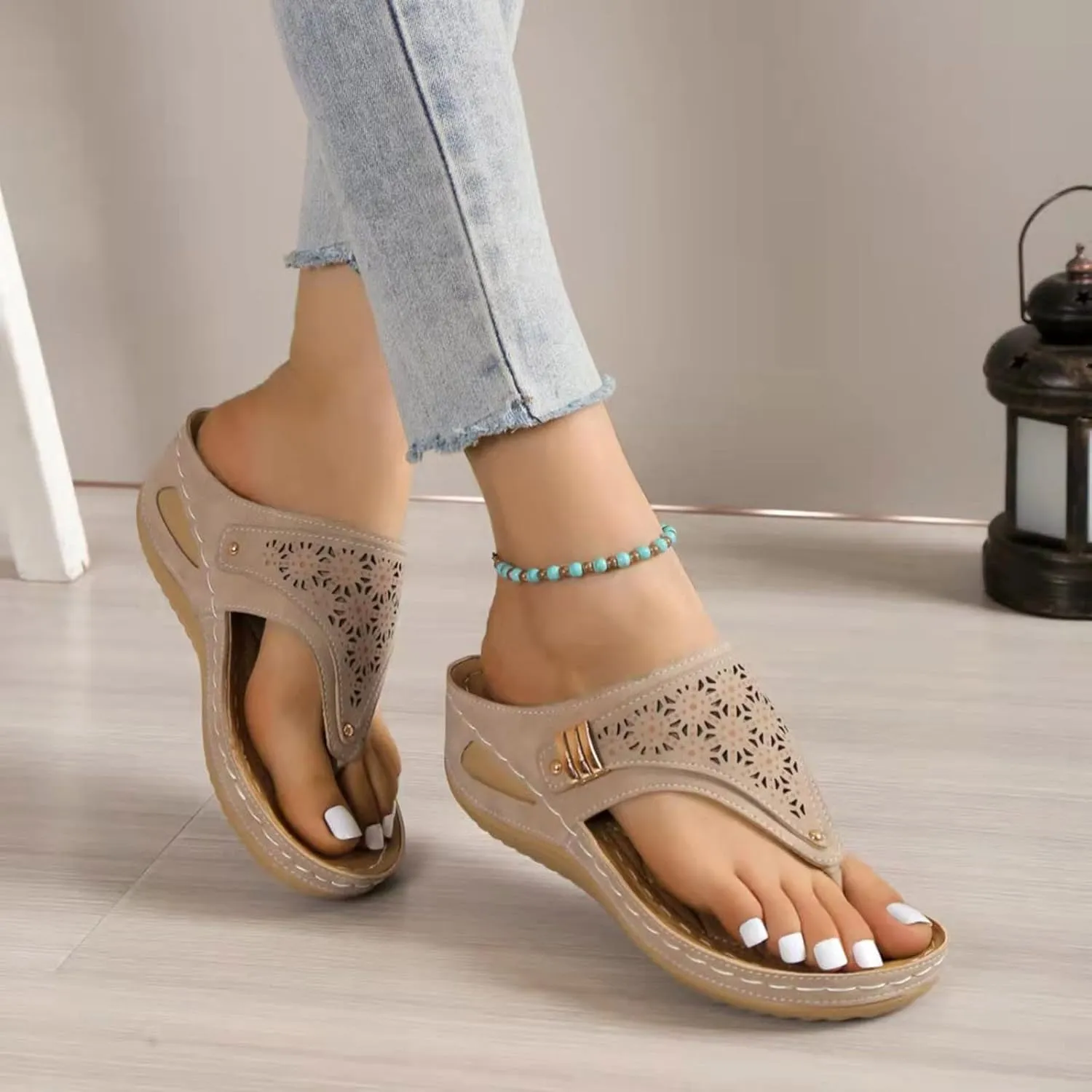 Work Sandals for Women 2025 Solid Color Leather Hollowed Out Carved Slippers Toe Clip Thick Sole Sandal for Ladies